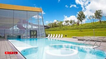 L'espace extérieur de la piscine de Niederanven