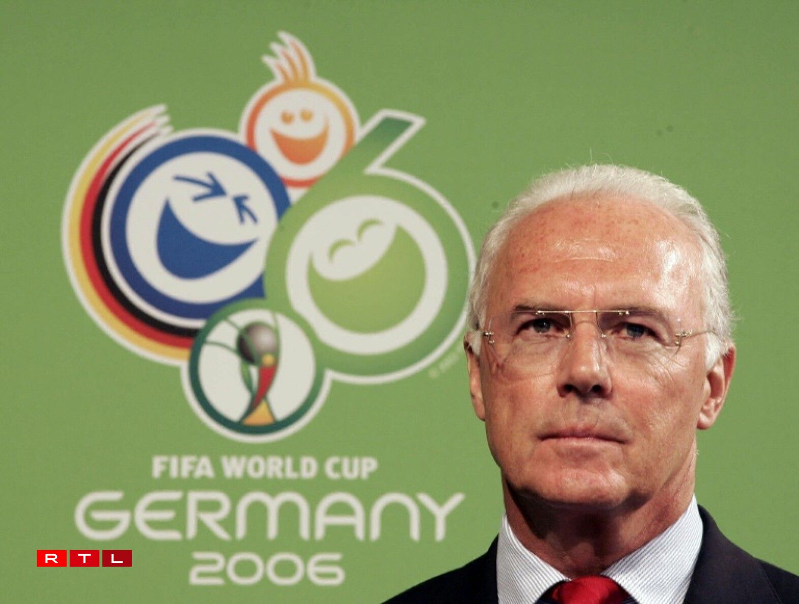 Franz Beckenbauer, alors président du Comité d'organisation de la Coupe du monde 2006 en Allemagne, le 6 mars 2006 à Düsseldorf.