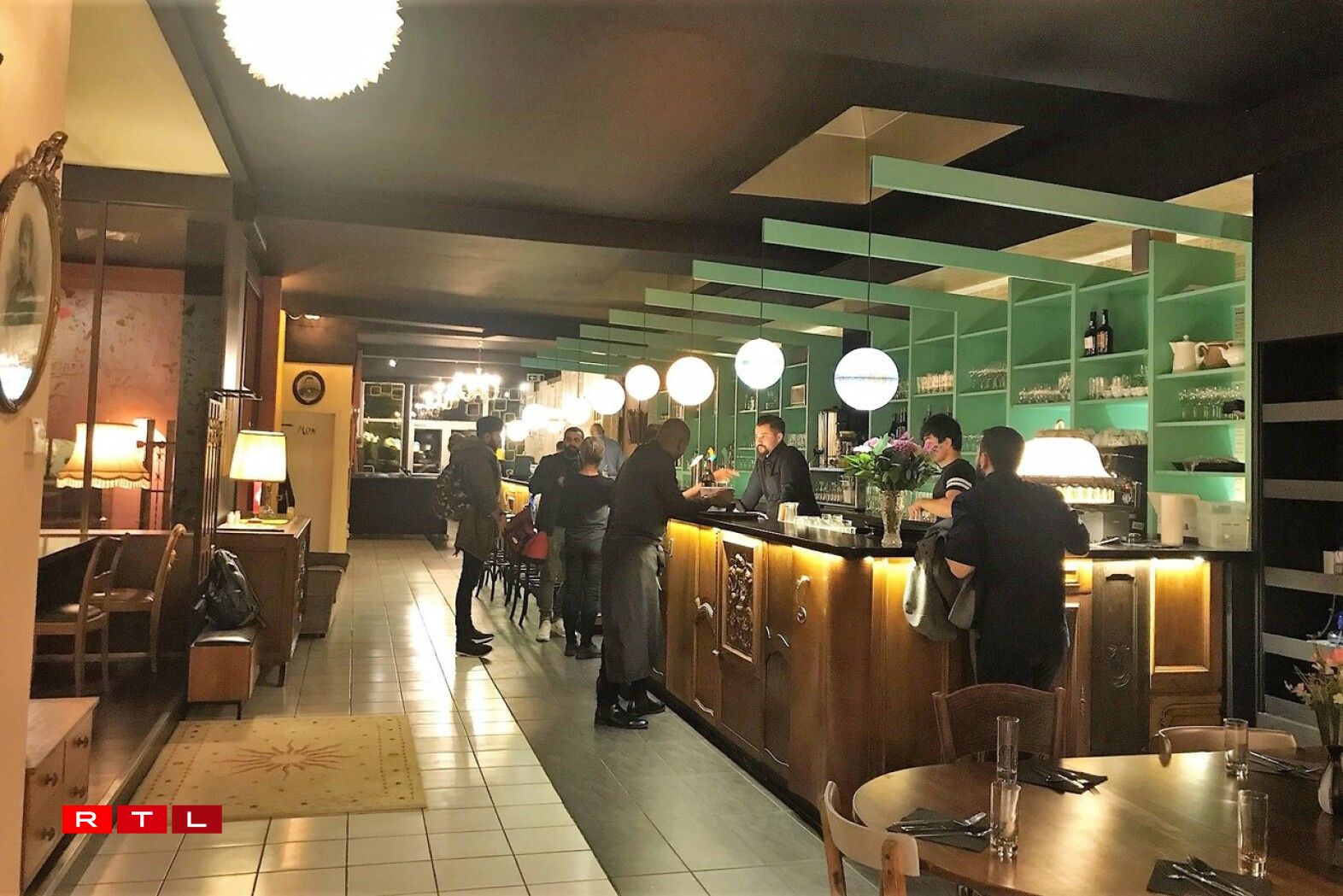 Le bar évoquant l'appel des sirènes