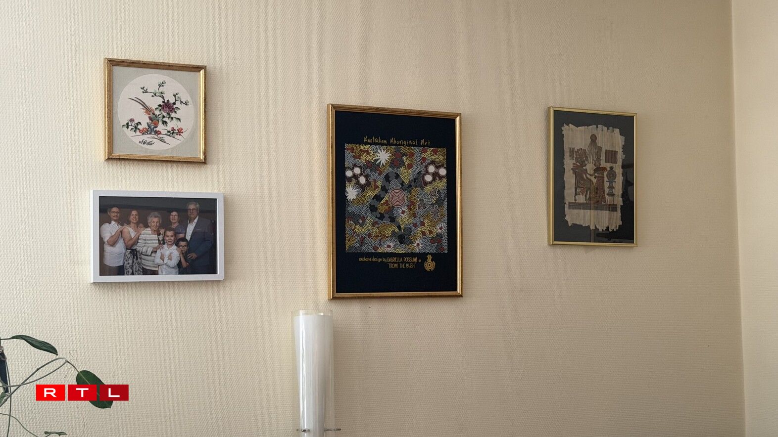 Biller aus Australien an Ägypten nieft enger Familljefoto