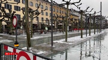 Zur Zäit vun der Trauerfeier ware wéineg Leit an de Stroossen.