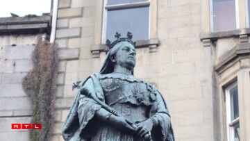 One of two named statues of women in Edinburgh - Queen Victoria at the foot of Leith Walk.