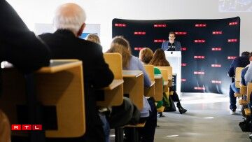 D'RTL Dictée ass, wéi ëmmer, Sonndes Moies