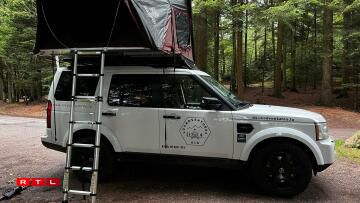 La tente de toit, qui ne paie pas de mine sous cet angle, était finalement très confortable et pouvait accueillir jusqu'à trois personnes