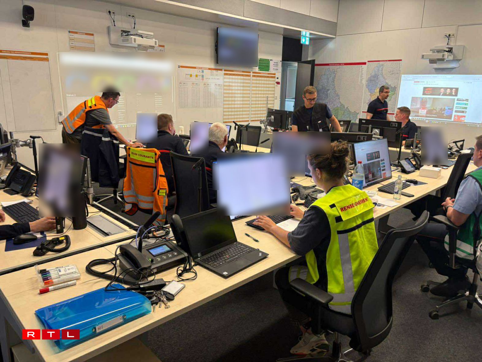 Les services de secours essaient tant bien que mal de faire leur travail