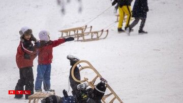 À Berlin, les enfants ont pu sortir faire de la luge.