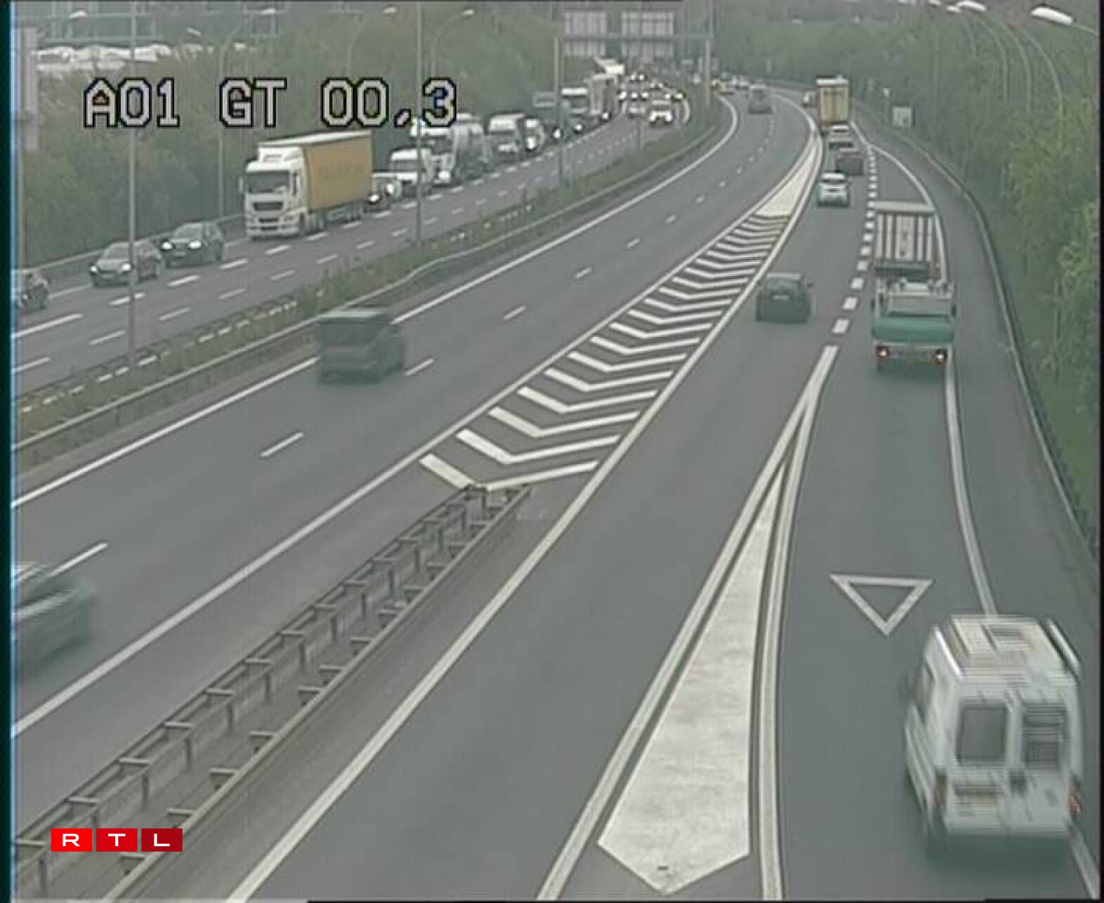 La bretelle d'accès à l'A3 depuis l'A1 est saturée à 16h10.