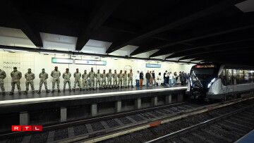 Gedenkfeier an der Metrostation, déi getraff gi war