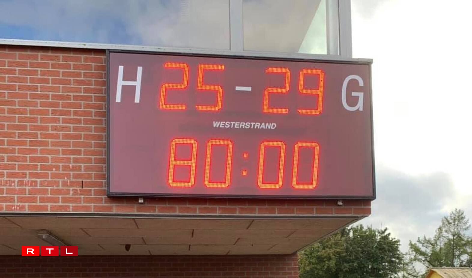 The scoreboard after the Walfettes' victory.