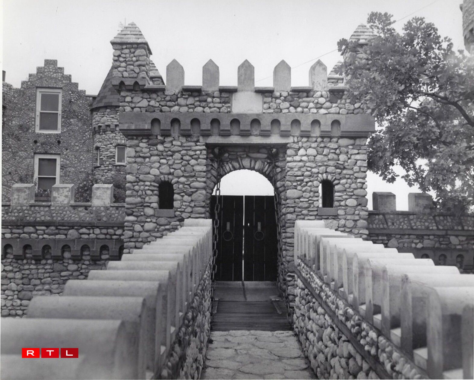 Drawbridge at Bettendorf Castle.