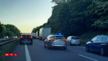 La police se précipite sur les lieux de l'accident vendredi matin sur l'A31