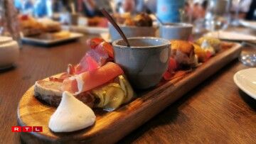 De Raphaël Arcidiacono aux équipes en cuisine et en salle, l'Ultimo mise sur la continuité : plats de saison autour de l'asperge, viandes maturées, cave à vins et cuisine aux influences franco-italiennes marquent ce retour aux sources.