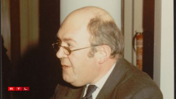 Am Nationalarchiv 1989
