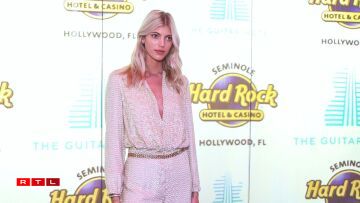 Victoria's Secret Model Devon Windsor