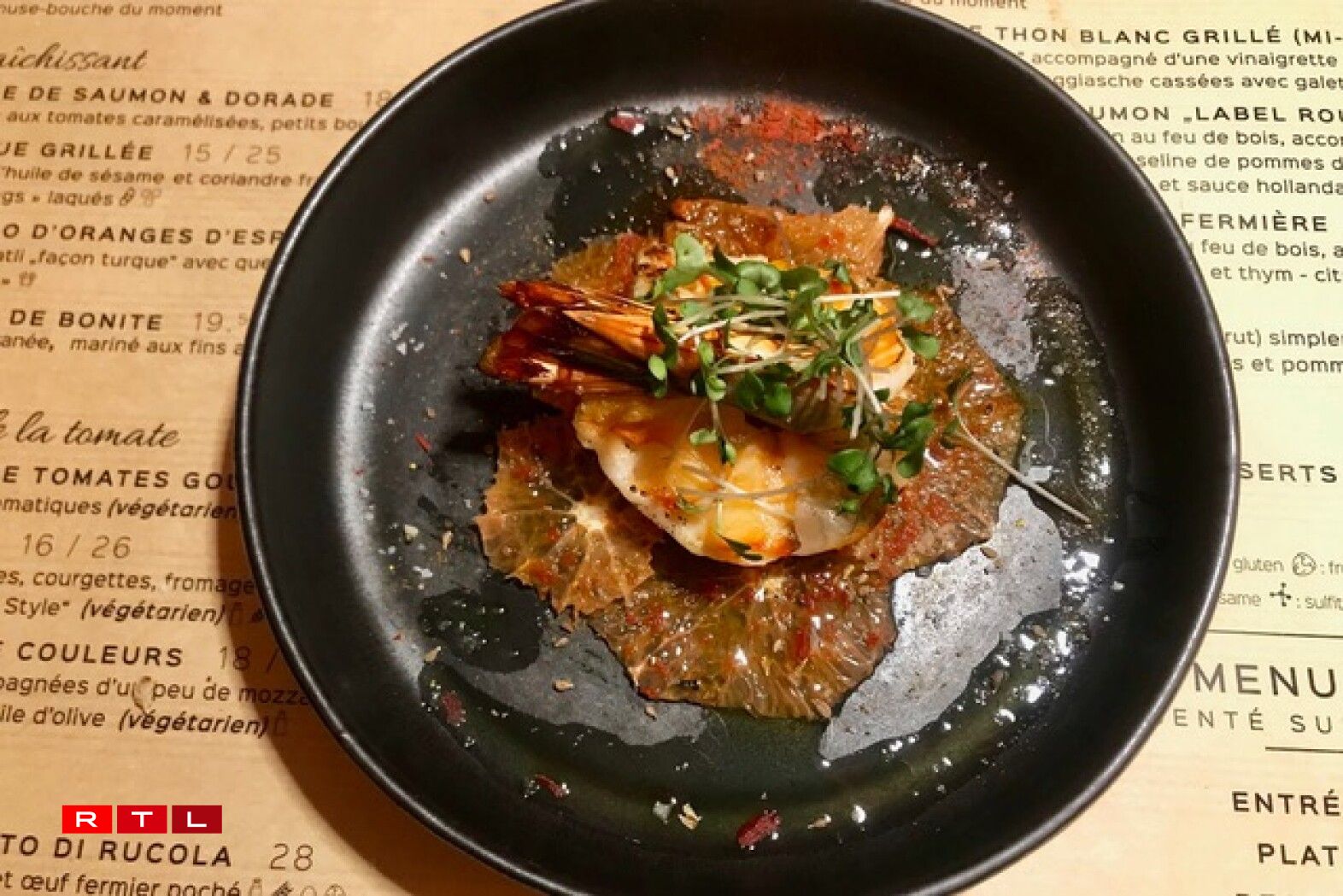 Capaccio d'orange aux saveur turques, queues de gambas.