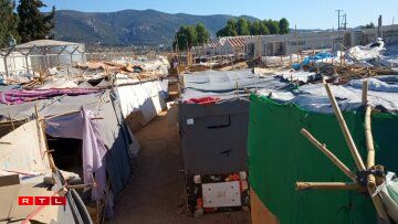 Les tentes de fortune se sont très vite multipliées sur le camp de Kos