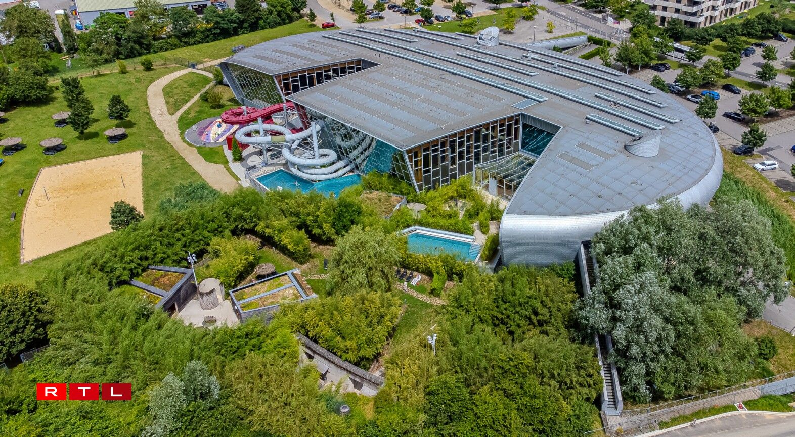 De ganze Bléck vun e bësse méi wäit verréit et dann.