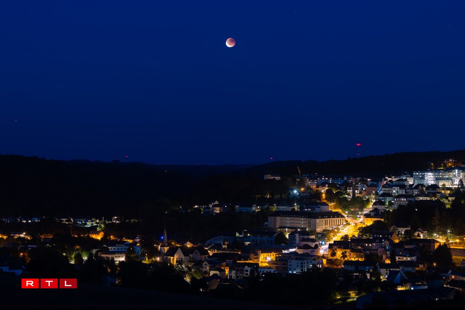 Vue vun der Statu vun der hëlleger Fatima zu Wolz/Domingos Oliveira