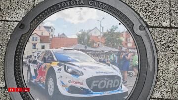 A Japan gi keng Käschte gescheit, fir op sou grouss Motorsporteventer hinzeweisen. Sou fënnt een z.B. och op Kanaldeckele Reklamm fir de Rallye, an dësem Fall mam Auto vum Grégoire Munster.