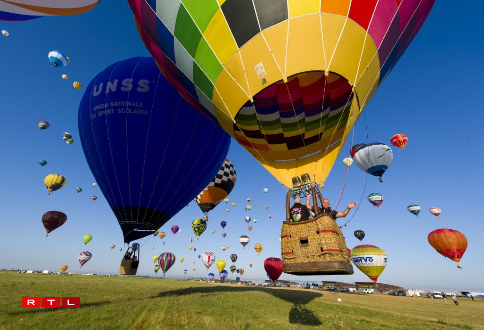 Le Grand Est Mondial Air Ballons se déroule tous les deux ans en juillet à Chambley. En 2019, l'organisation a tenté de battre son propre record du monde de 456 montgolfières alignées au décollage.