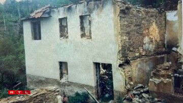 Der Dijana Engelmann hirer Mamm hier d'Familjenhaus zu Travnik a Bosnien gouf am Krich zerstéiert.