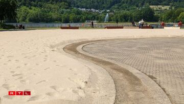 La plage artificielle au milieu du lac d'Echternach