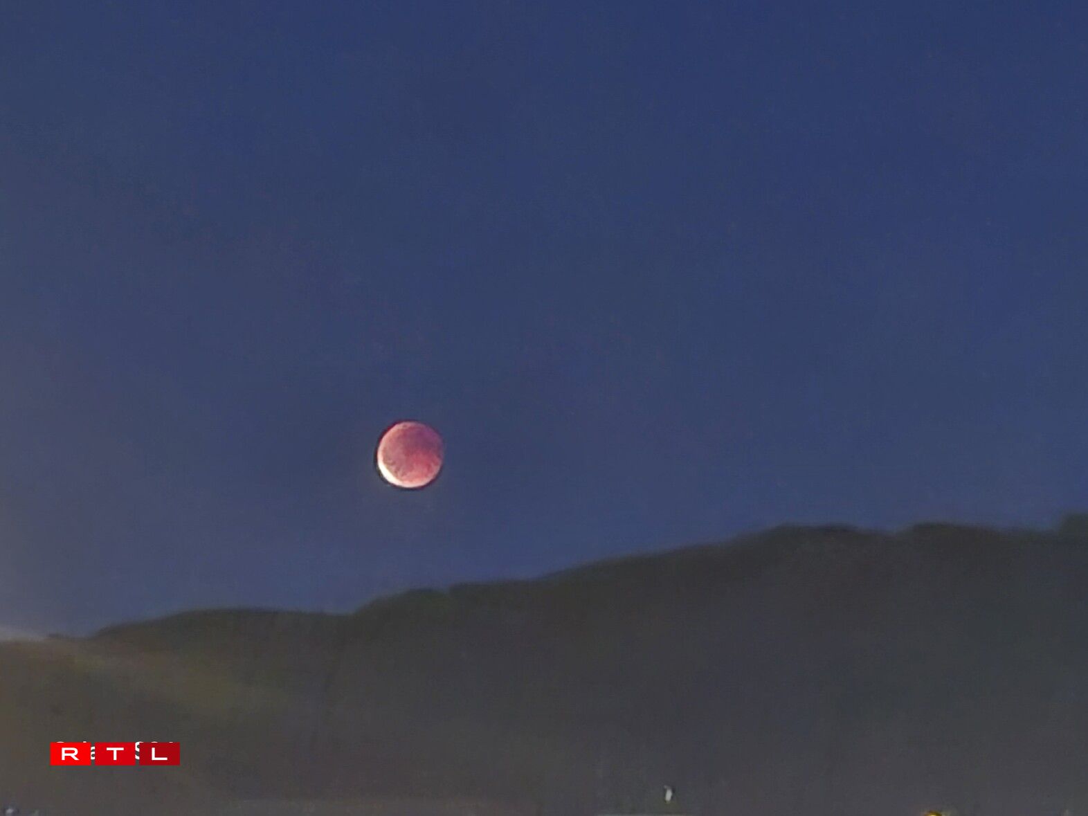 Um 20.55 Auer zu Gréiwemaacher mat enegem Samsung S24 gemaach/Thessy Thull-Weydert