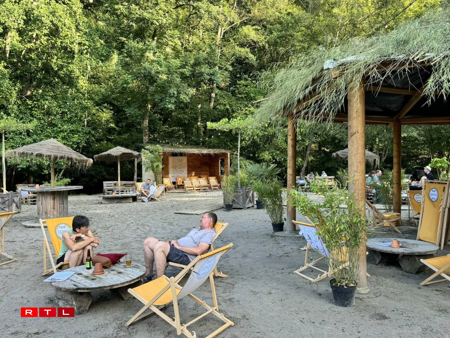 S'installer au soleil, commander un cocktail et des tapas, on se croirait presque à la plage