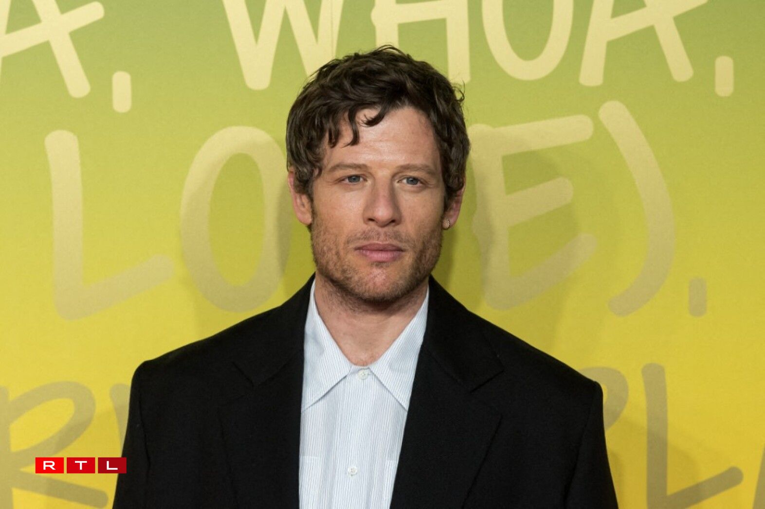 Den James Norton ass warscheinlech deen Onbekannsten ënnert de Kandidaten.