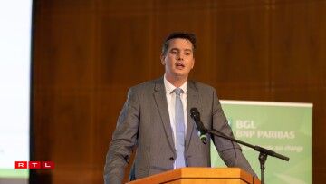 De Minister Lex Delles.