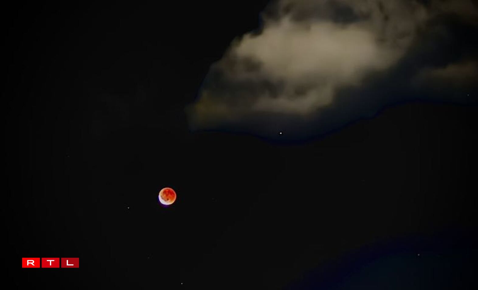 Zu Monopoli an Italien mat engem Iphone 16 Pro Max gemaach/Manuel Hubo