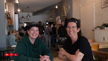 Connie and Yuki from Ready?! in Limpertsberg.