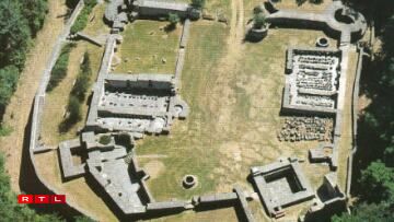 Aerial view over the castle ruins.