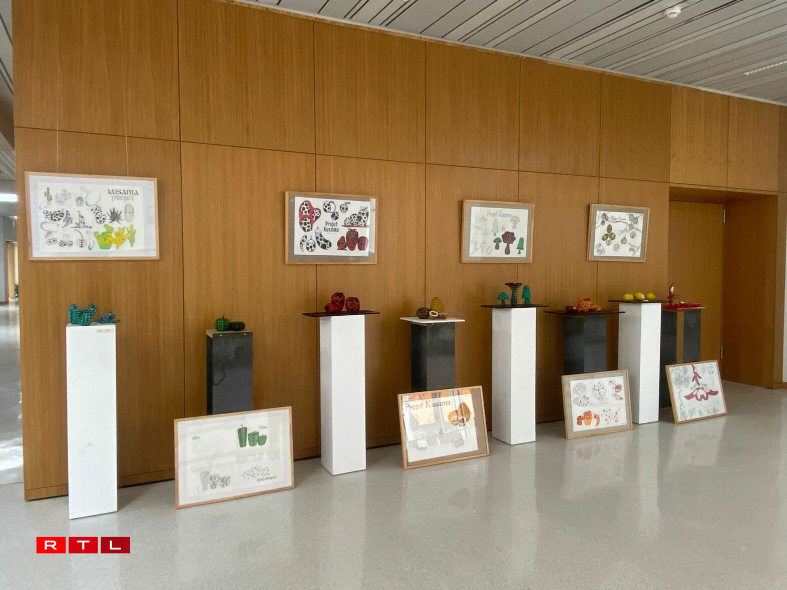 Wierker vum Konscht Departement vum Athenée de Luxembourg.