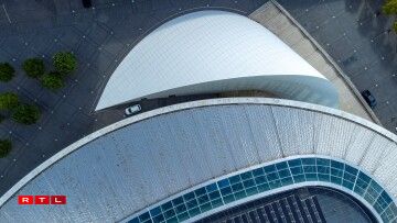 Komm mir weisen emol e bësse méi.