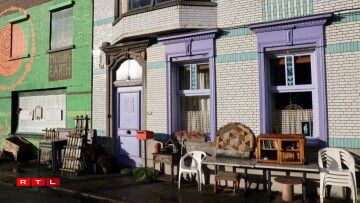 Une maison abandonnée et son mobilier.
