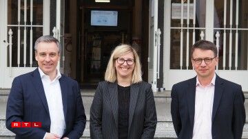 (de g. à dr.) Claude Meisch, ministre de l’Éducation, de l’Enfance et de la Jeunesse ; Maisy Gorza, directrice de l’INL ; Erik Goerens, directeur du Service de la formation des adultes
