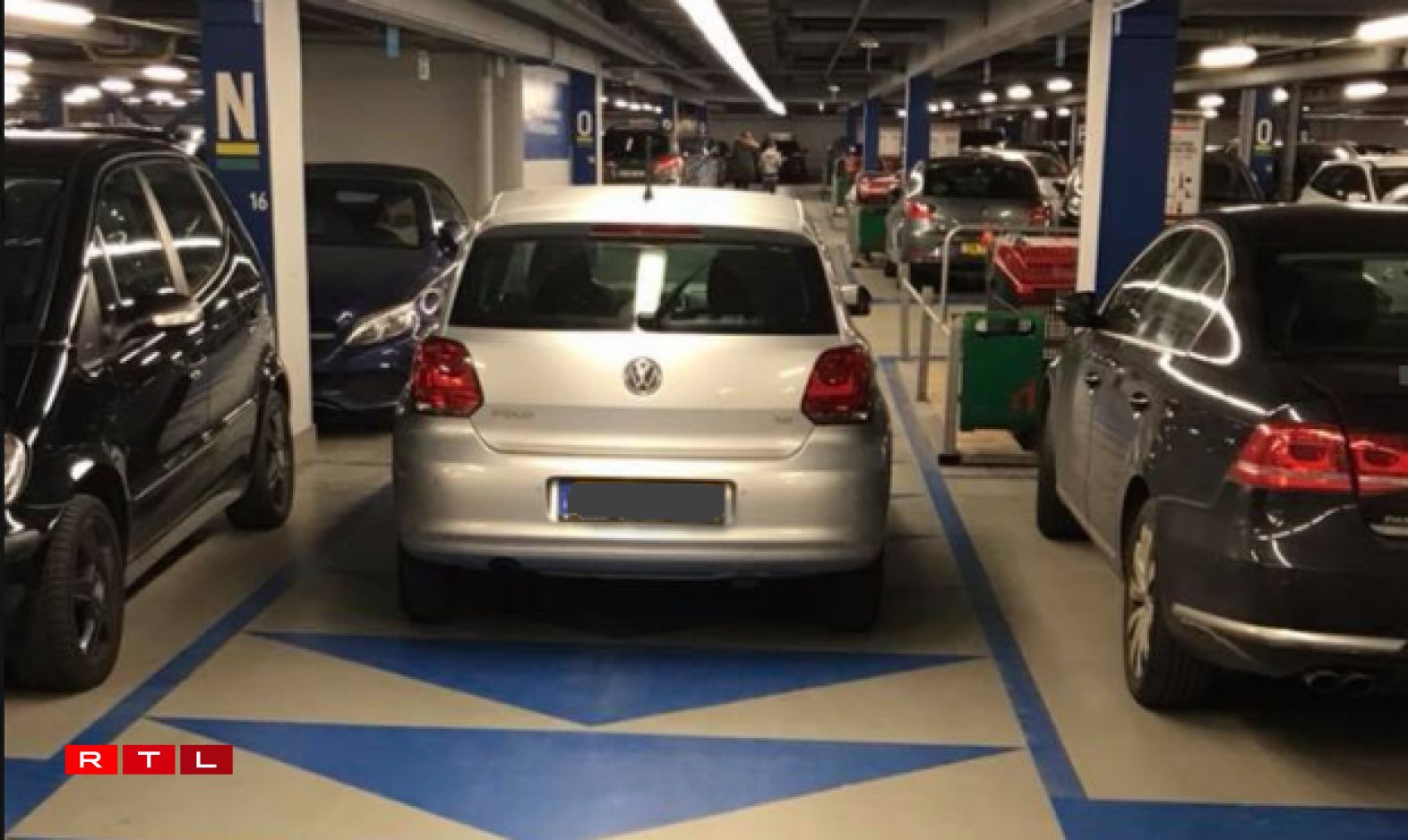Une photo qui a été prise dans le parking souterrain d'Auchan en mars 2018.