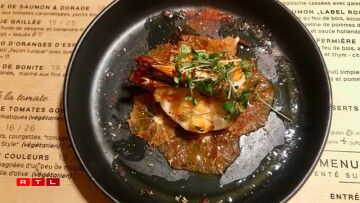 Capaccio d'orange aux saveur turques, queues de gambas.