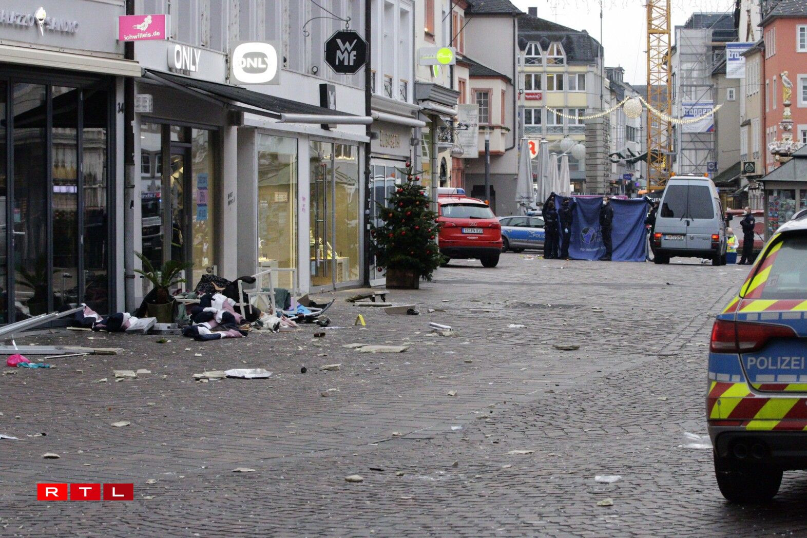 Une autre photo des lieux où plusieurs personnes ont été renversées à Trèves le 1er décembre 2020