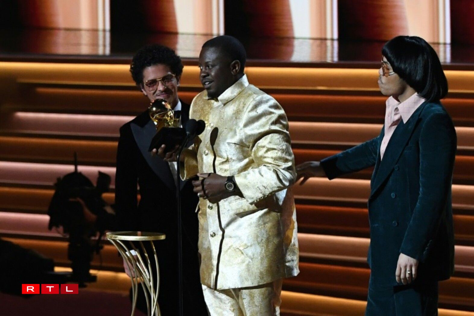 Silk Sonic mat dem Bruno Mars, dem Dernst Emile II an dem Anderson .Paak