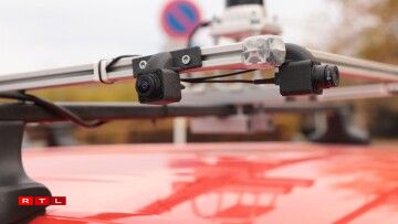 The cameras on the roof of the autonomous car.
