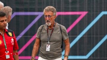 Ëmmer nees war den Eddie Jordan op den F1-Ciruiten ze gesinn. Hei beim Grousse Präis vun Italien 2023
