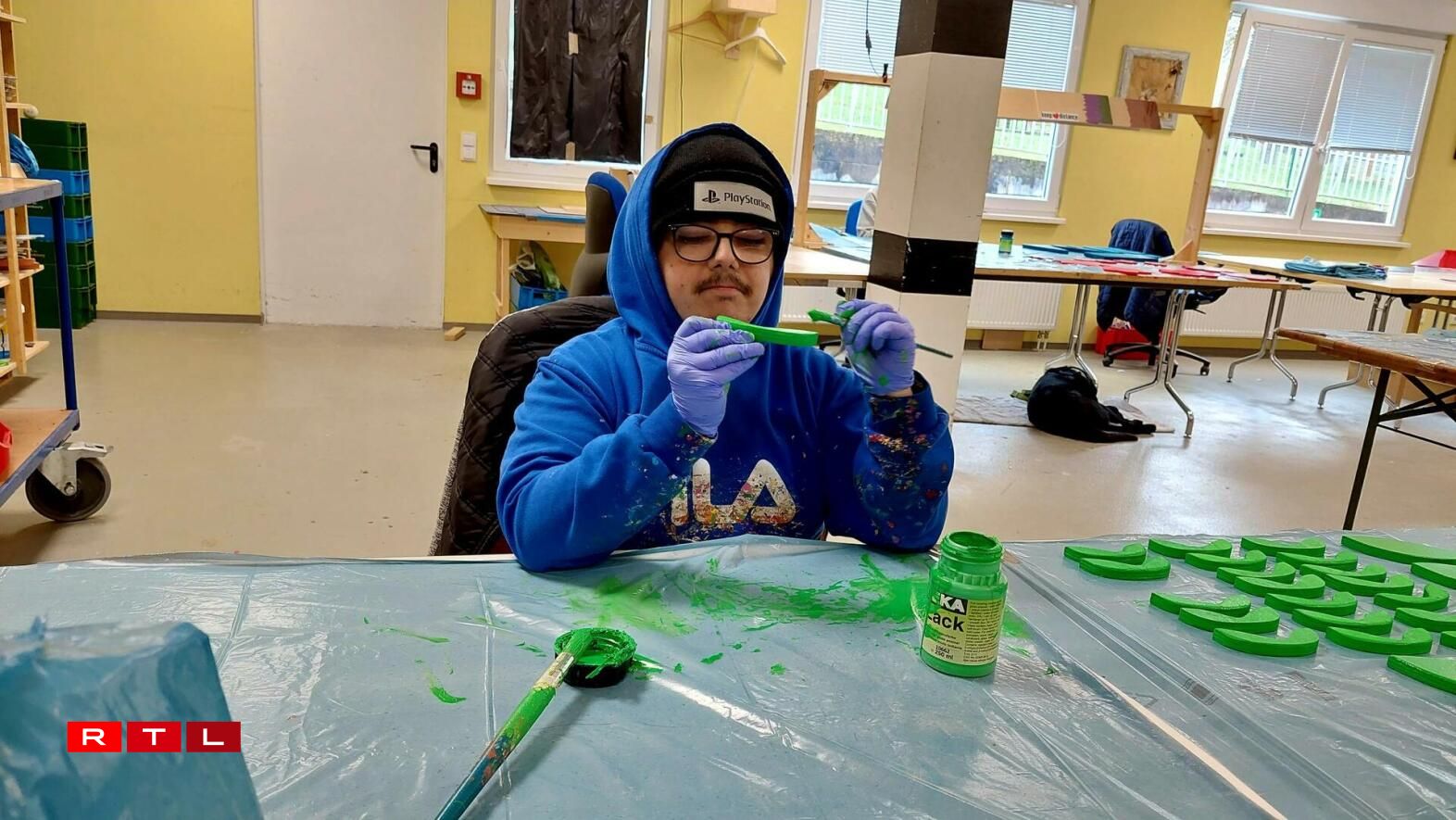 An dëser Fotosgalerie gesäit ee wéi an de verschiddenen Ateliere geschafft gëtt.