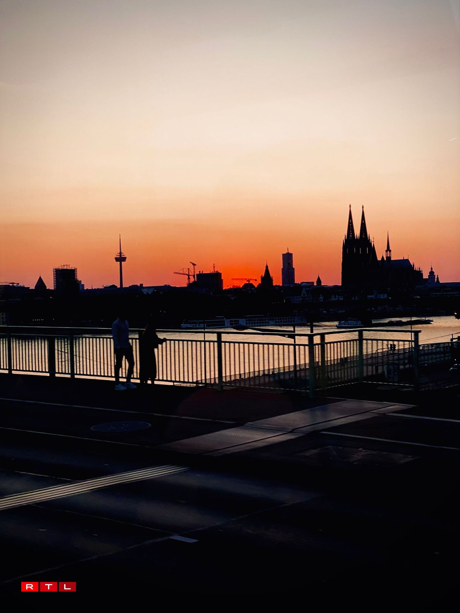 Biller vun engem Owesdréi zu Köln...