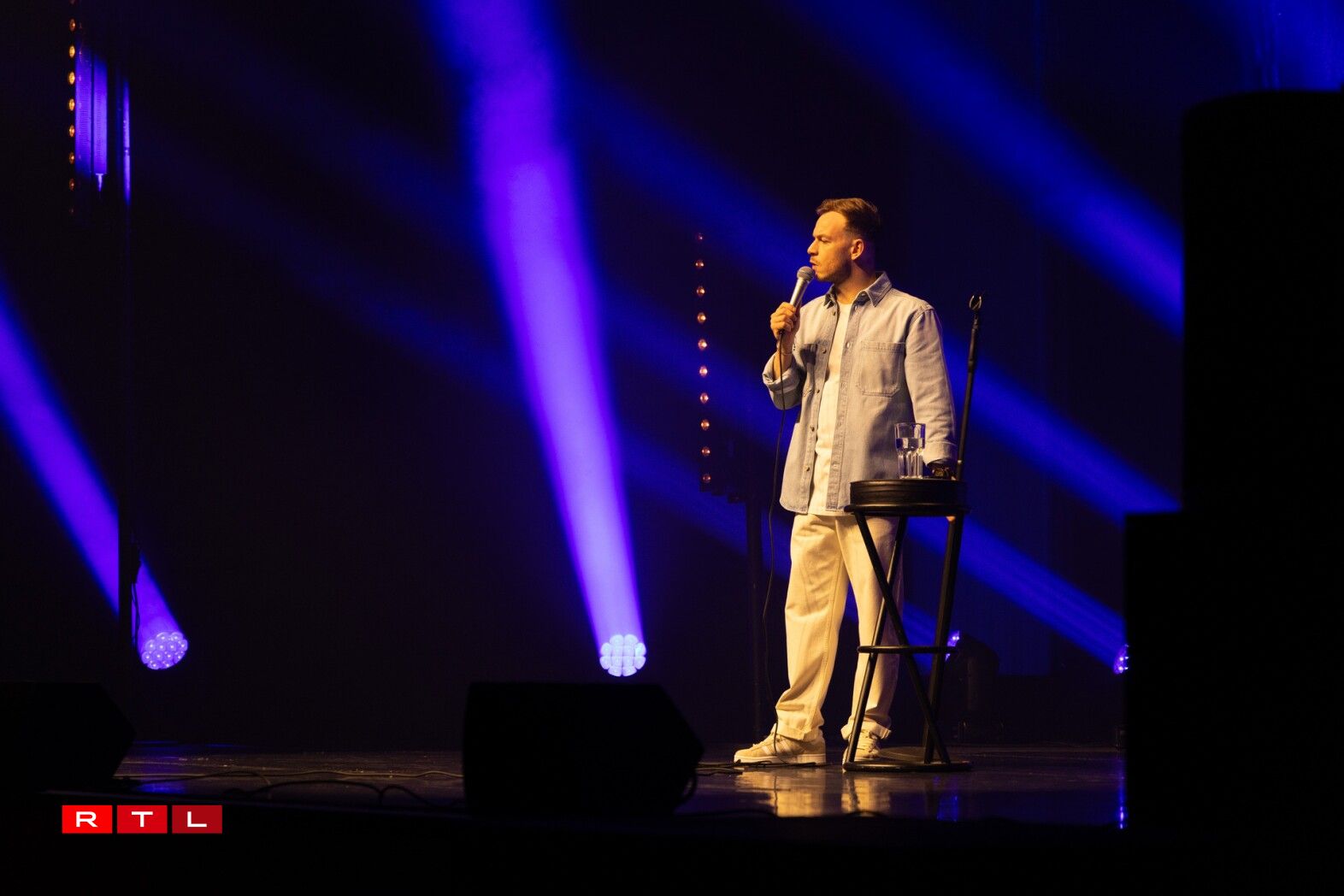 Thomas Angelvy sur scène au Casino 2000 le 22 mars 2025