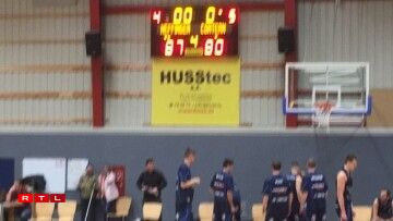 Hiefenech klappt Konter op 7 Punkten.