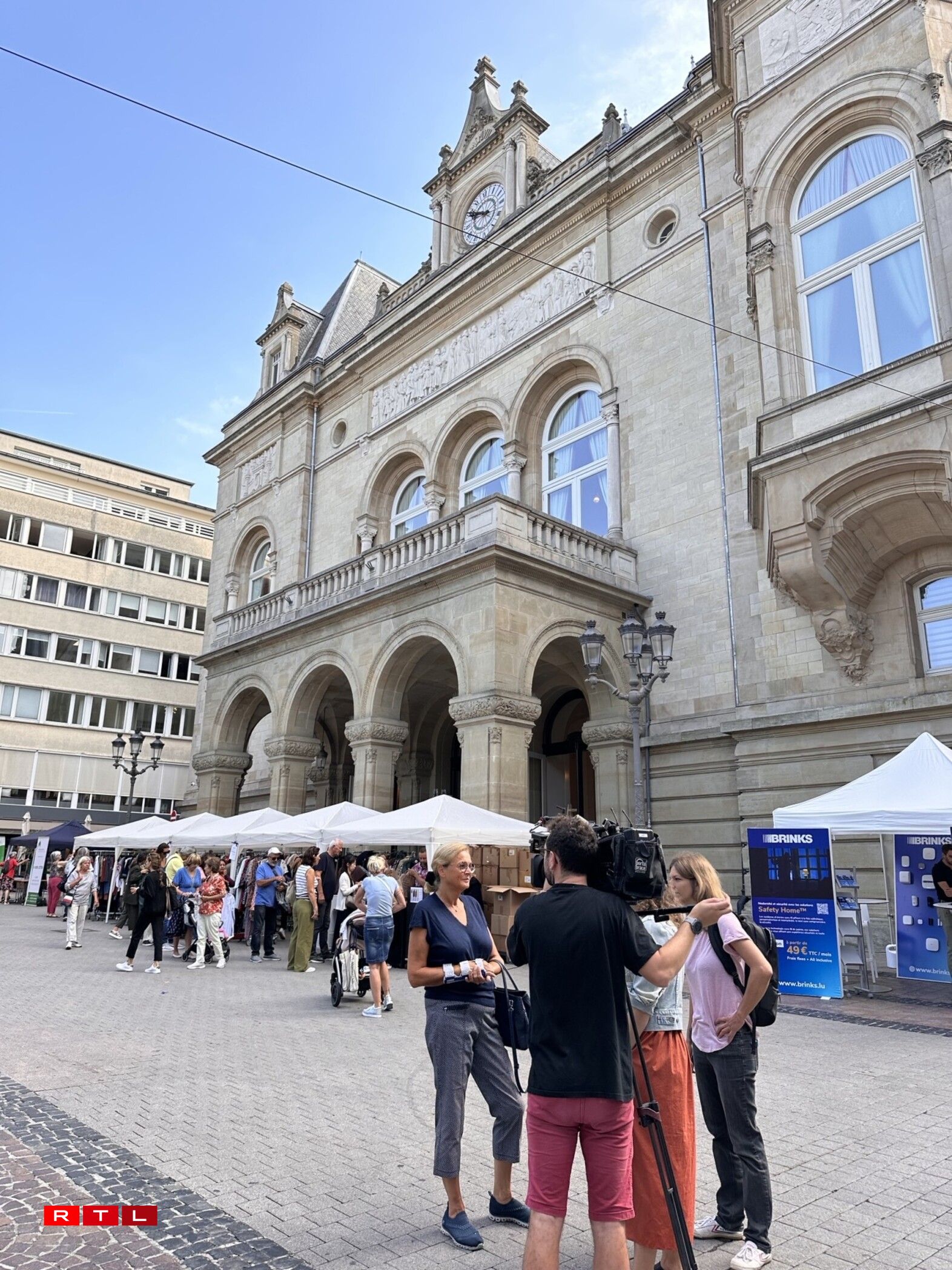 Visit the RTL 'stand' at Place d'Armes until 1 pm for breakfast, games, and more.