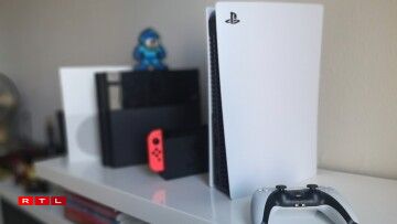 La PS5 fait figure de mastodonte aux côtés de ses rivales.