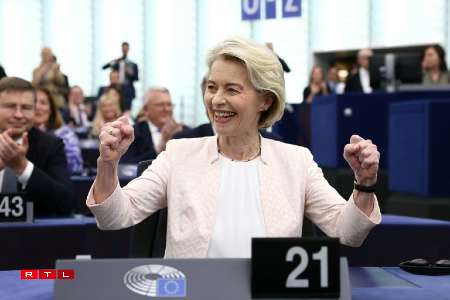 D'Ursula von der Leyen ass fir weider 5 Joer als Kommissiounspresidentin vum EU-Parlament gewielt ginn.